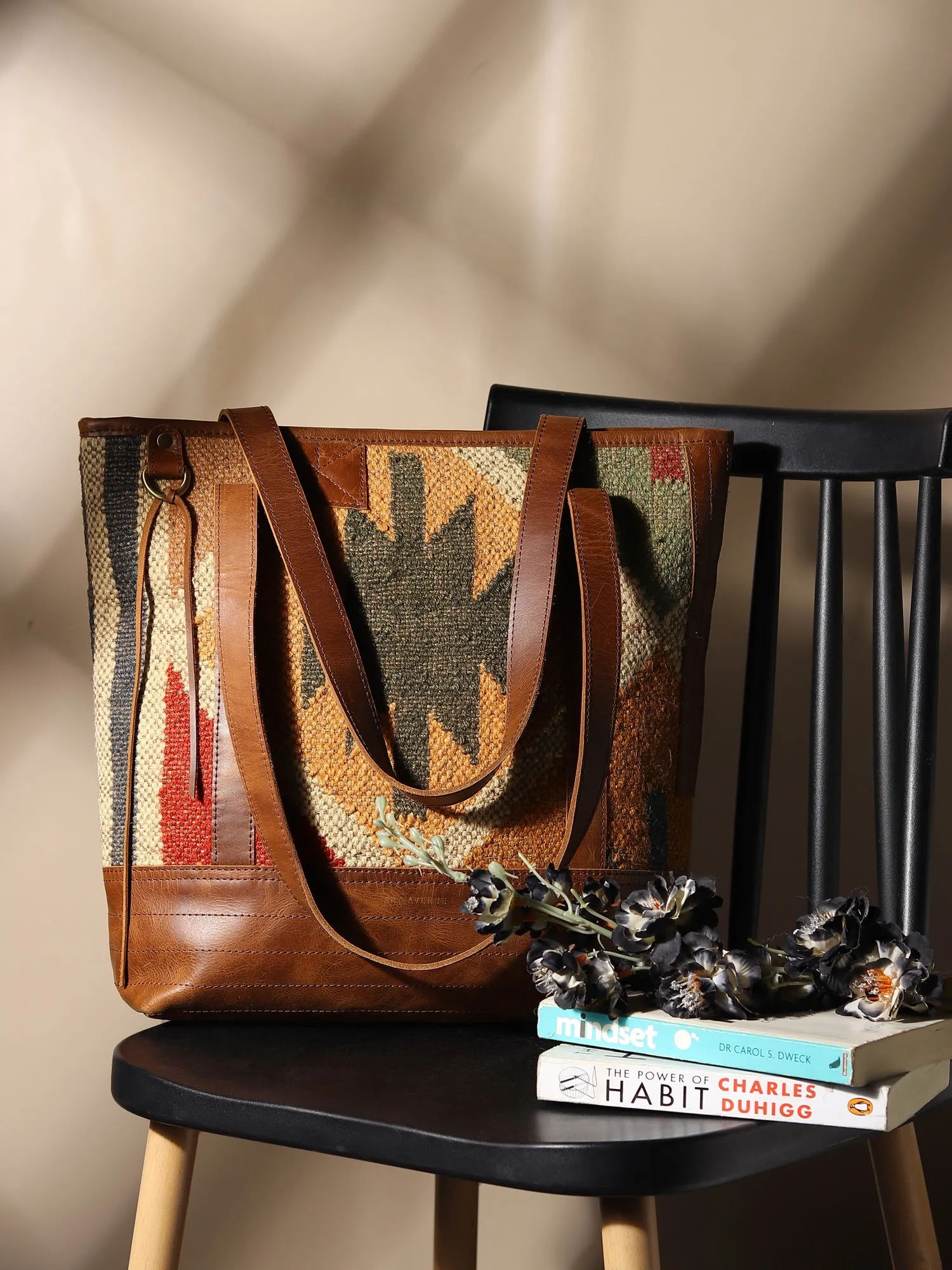 ANEUR - KILIM & LEATHER HAND BAG