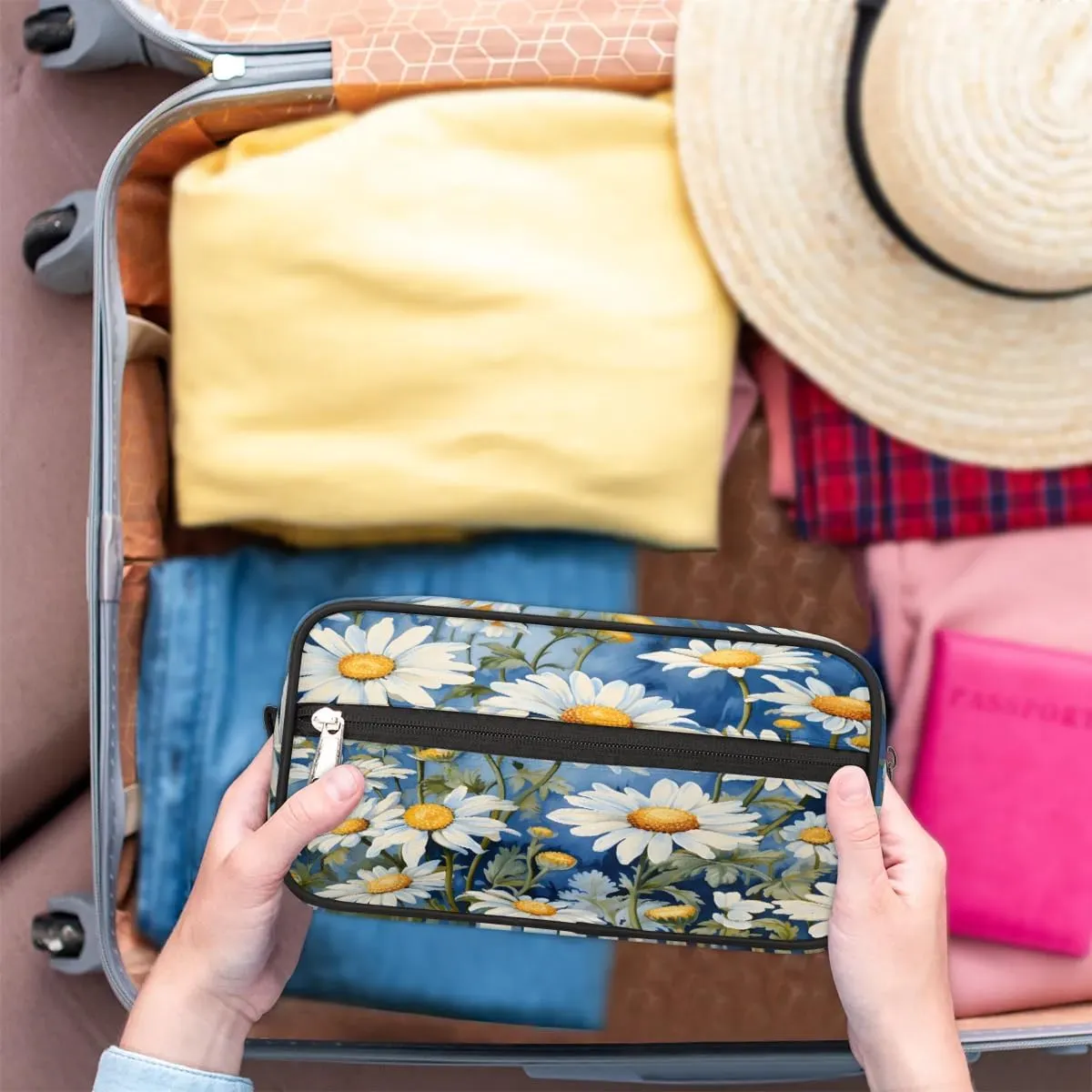 Daisy Flower Travel Toiletry Bag for Women Men Waterproof Cosmetic Makeup Bag Shaving Bag Storage Bags with Handle for Toiletries and Shaving Accessories