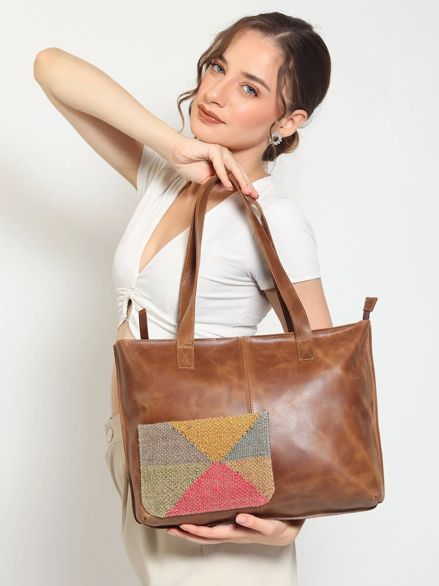 EZRA  - LEATHER HAND BAG