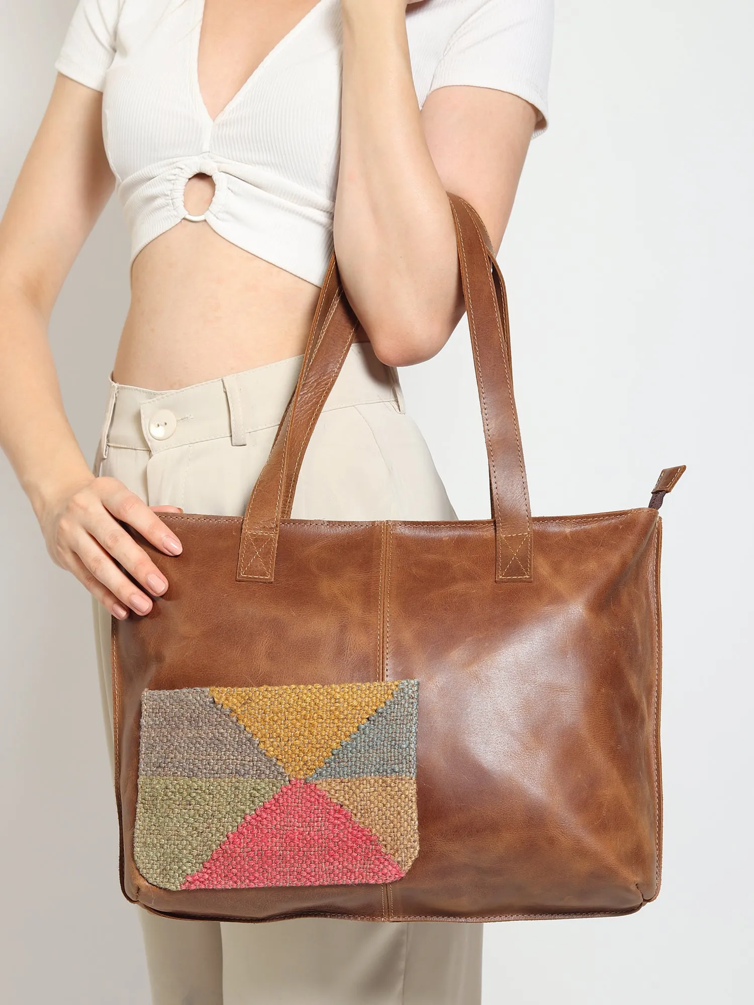 EZRA  - LEATHER HAND BAG