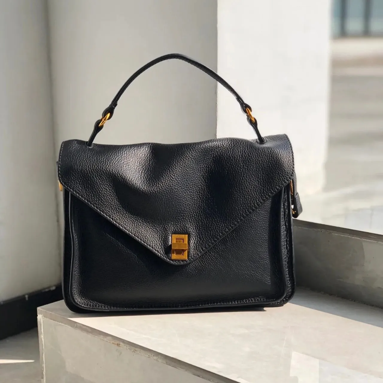 Full-Grain Leather Bag | Mail beauty