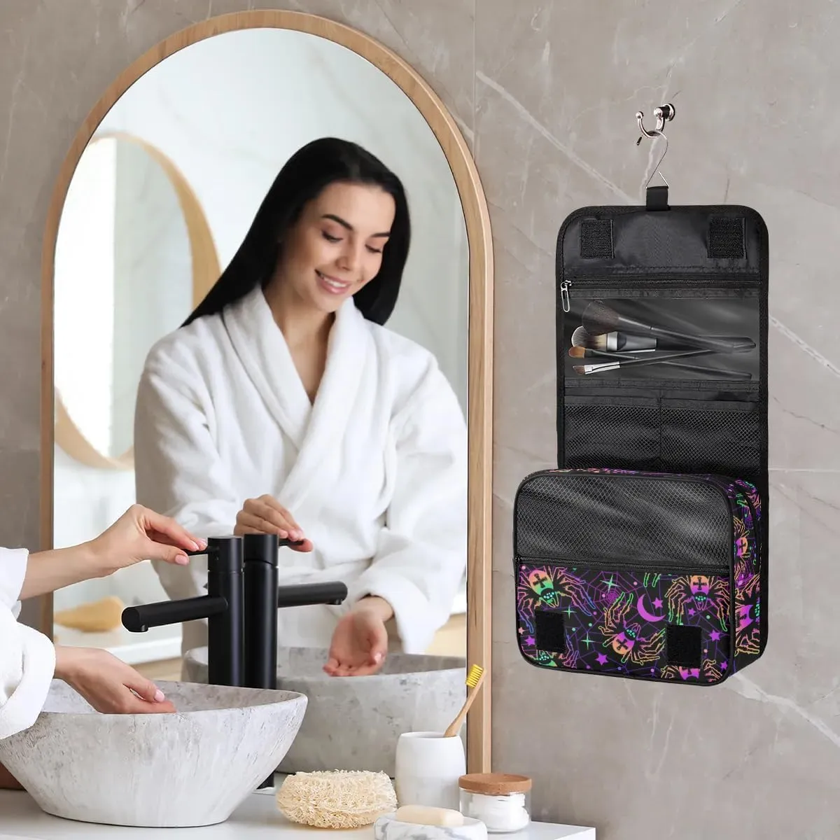 Hanging Toiletry Bag Halloween Spider Women Travel Makeup Bag Organizer Toiletries Bag for Travel Size Essentials Accessories Cosmetics