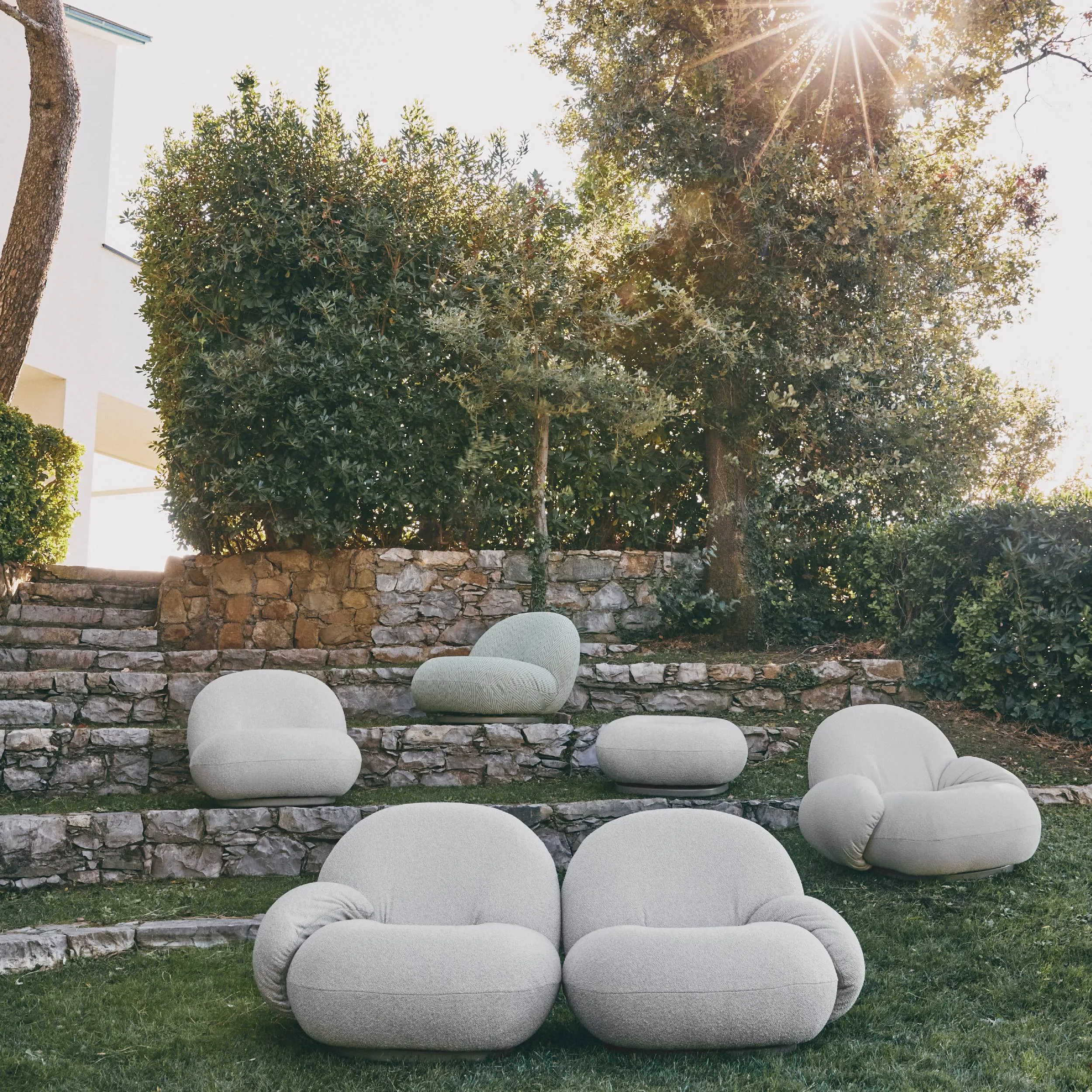 Pacha Ottoman: Swivel Base   Outdoor