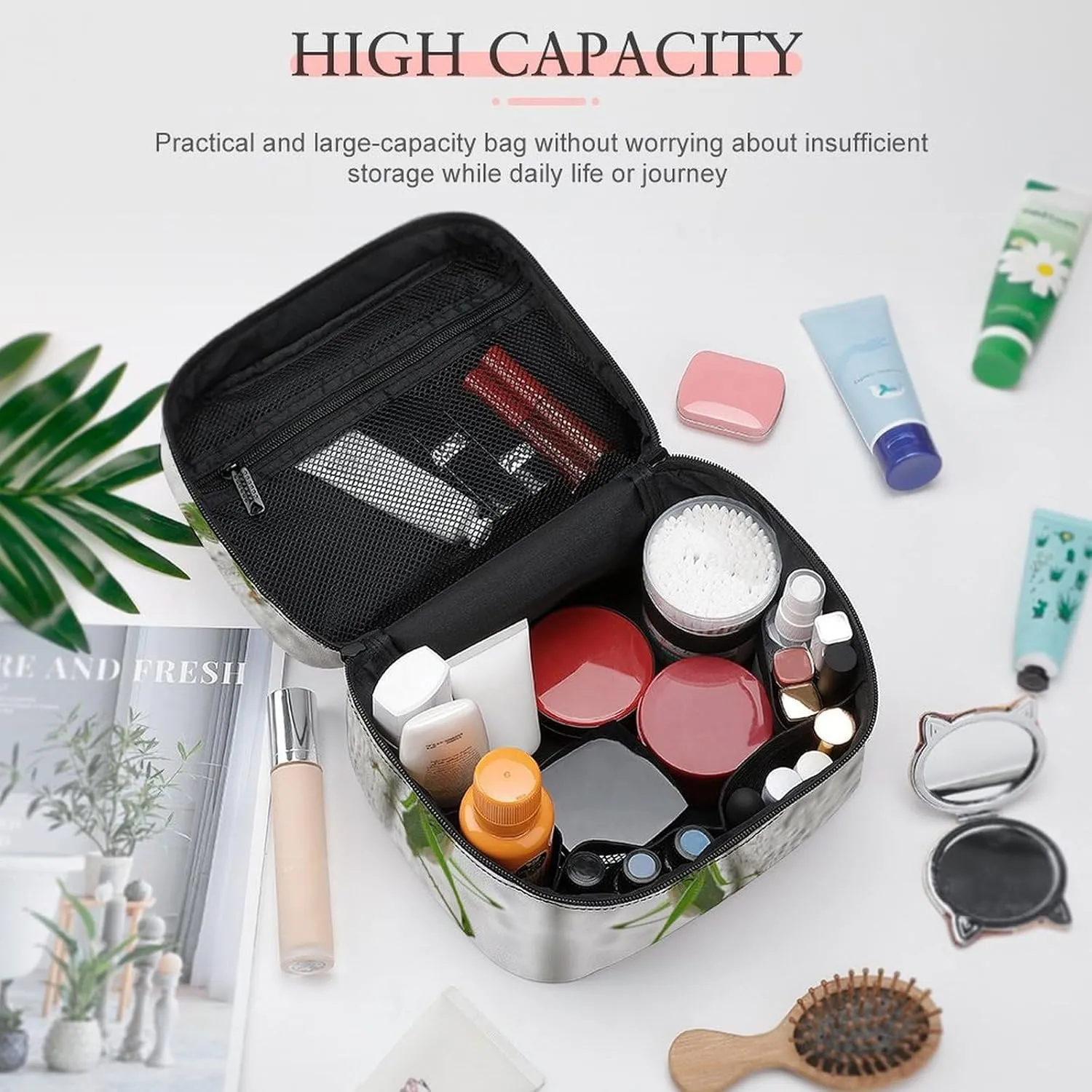 Travel Toiletry Bag for Women And Men,Green Grasshopper Image Toiletry Organizer, Makeup Bag Travel Organizer for Shampoo,Toiletries