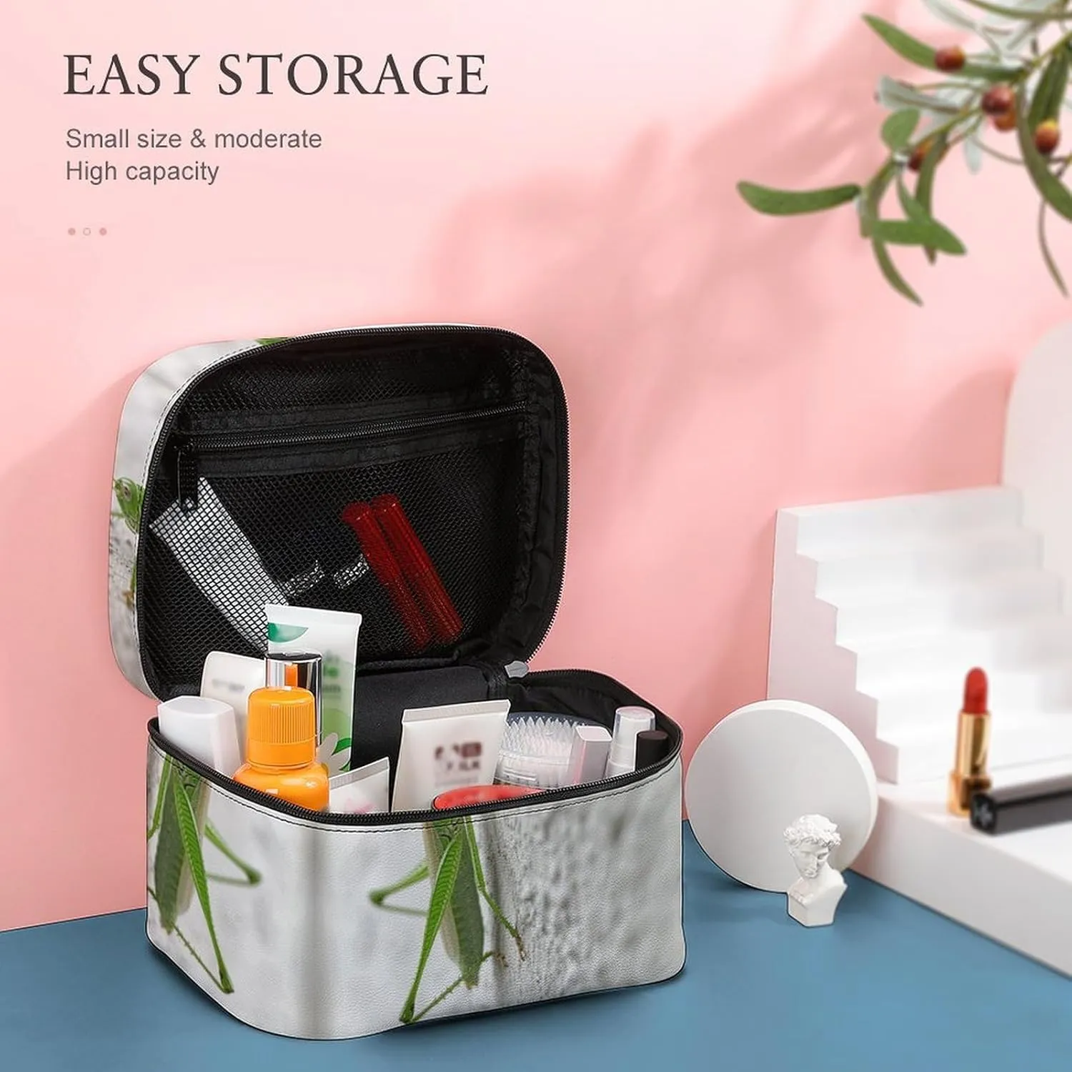 Travel Toiletry Bag for Women And Men,Green Grasshopper Image Toiletry Organizer, Makeup Bag Travel Organizer for Shampoo,Toiletries
