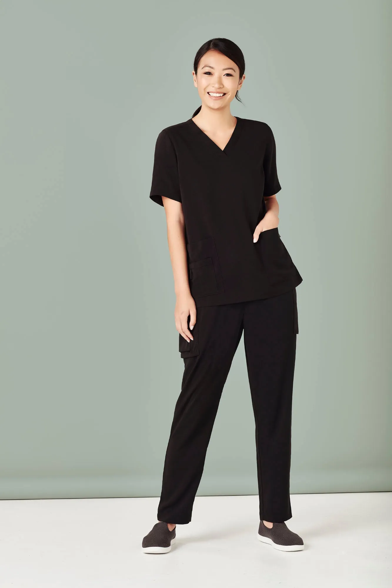 Womens Multi-Pocket Slim Leg Pant